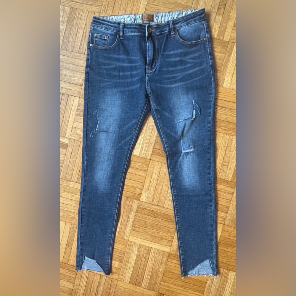 POL Blue Slim Fit Distressed Boyfriend Jeans Size Large -Free With $50 Purchase - Picture 11 of 12